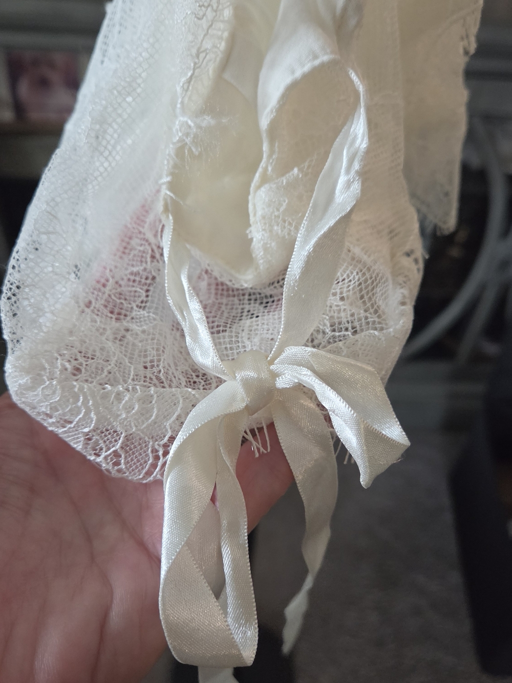 NWT Delicate White Lace Ruffle Cami with Adjustable Straps - Picture 8 of 10